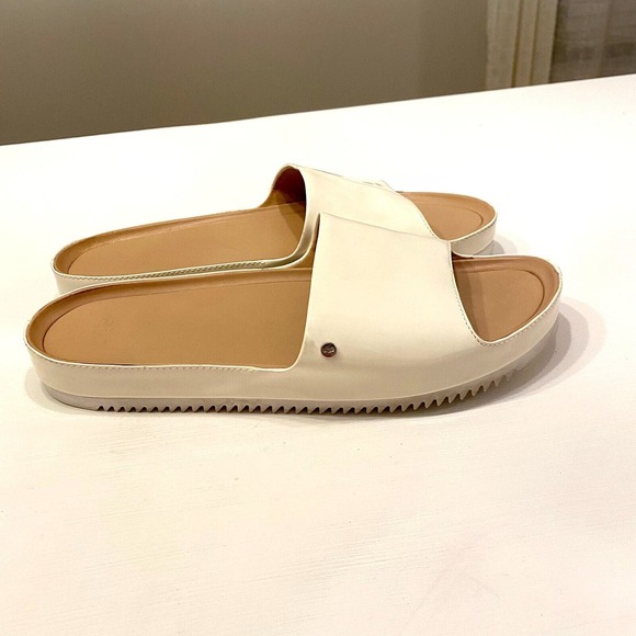 Authentic Ugg Women's Cream Ivory Jayne Patent Leather Sandals Slides US Size 10 - Picture 2 of 8